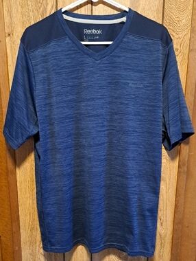 Reebok Men's Navy and Dark Blue V-Neck Performance Tee Size L